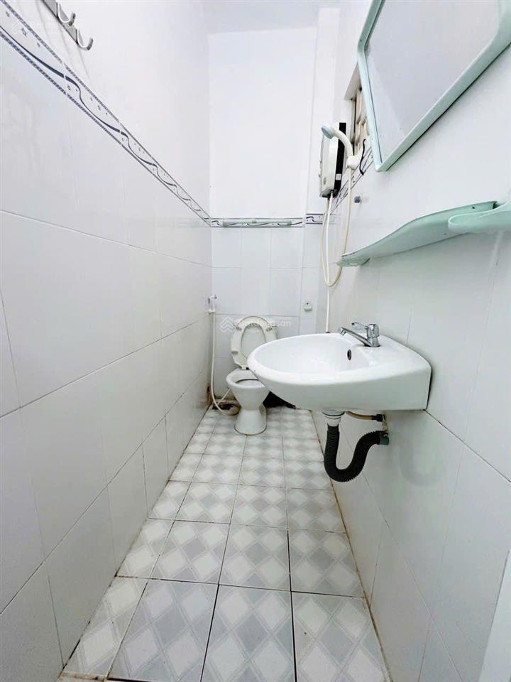 Ban công tách bếp máy giặt riêng ngay trung tâm quận 3