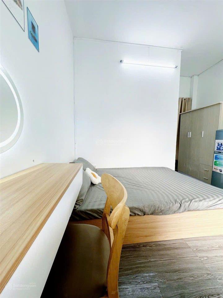 Ban công tách bếp máy giặt riêng ngay trung tâm quận 3