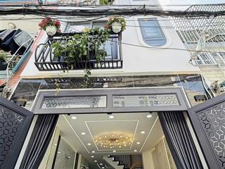 Nhà hiếm đ. bến vân đồn, p5, quận 4. dt 77,5m. gần bảo tàng hcm giá 3,850toi, đang cho thuê 21tr/th