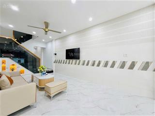 Bán gấp nhà bến văn đồn p2 quận 4. giá 3,350tỏi/78,2m gần trường tiểu học đặng trần côn. thuê 21tr/