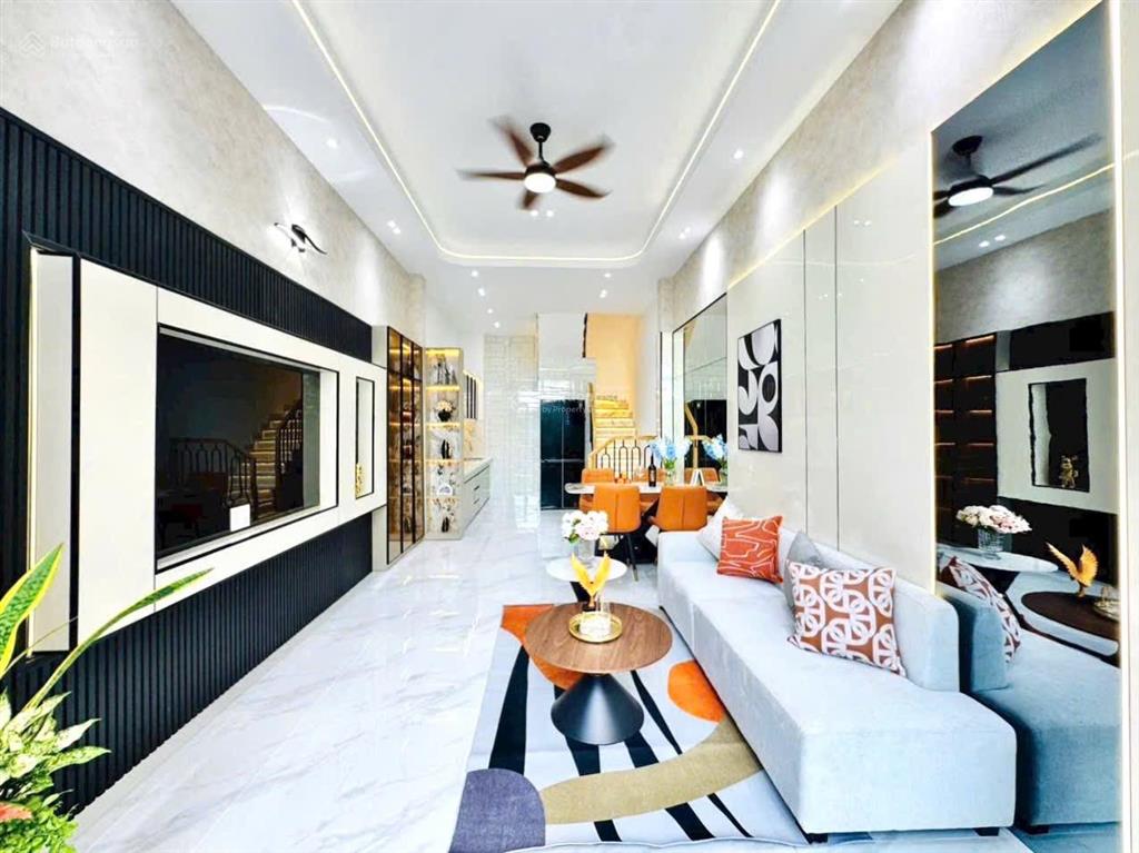 Giá tốt nhà phố bàn cờp3q3,gần chợ bàn cờ. giá 5tỷ 300tr / 92m2, đang cho thuê 28 tr /tháng.