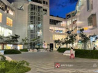 Em trang lễ tân cập nhật quỹ căn bán tháng 12 chung cư indochina plaza hà nội iph xuân thủy