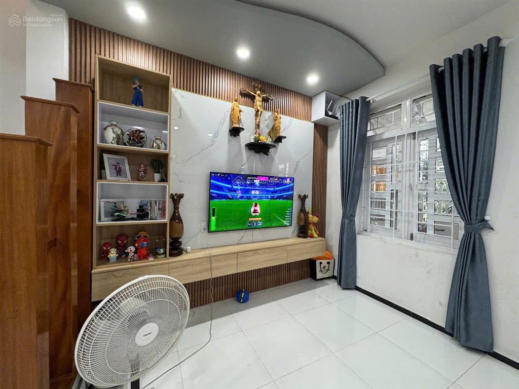 Bán nhà đẹpdt66m22tầng3pnnguyễn khuyến vĩnh hảinha trang3ty  vài phút ra biển.