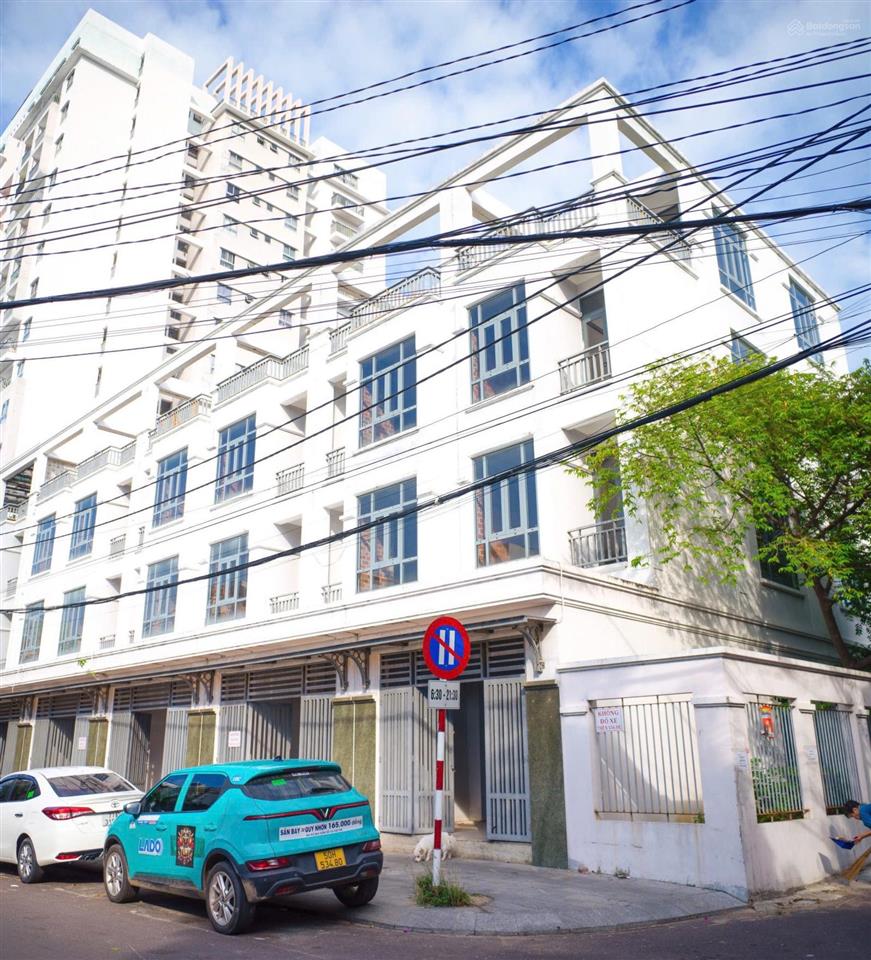 Giảm giá cực mạnh dãy nhà liền kề mặt tiền đường thanh niên. 8.5 tỷ  8 tỷ/ căn. diện tích 101m2