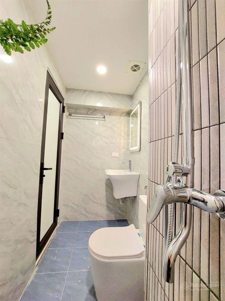 Tập thể bách khoa tầng 3 1 bước ra phố ở cực sướng