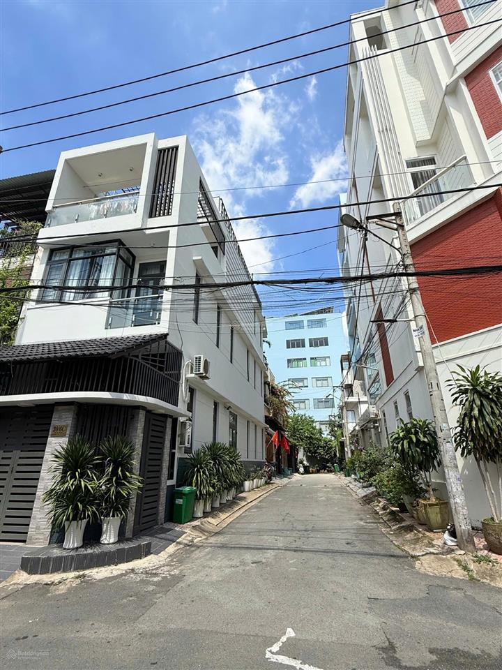 Cho thuê nhà nguyên căn ngay tttm gigamall  hiệp bình chánh  cách phạm văn đồng 150m.