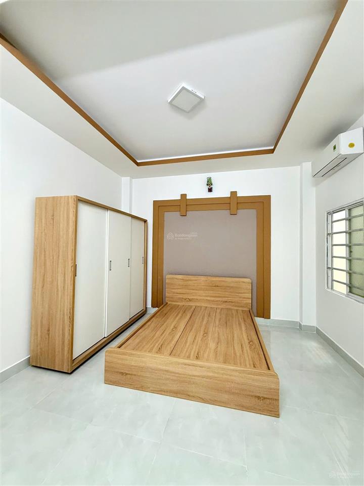 Cho thuê nhà nguyên căn ngay tttm gigamall  hiệp bình chánh  cách phạm văn đồng 150m.