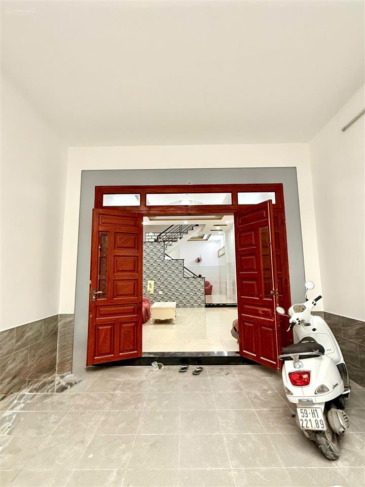 Cho thuê nhà nguyên căn ngay tttm gigamall  hiệp bình chánh  cách phạm văn đồng 150m.