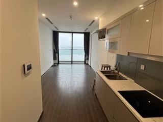 Cần bán gấp căn hộ 2pn 2vs, tầng cao, view hồ sen, giao dịch luôn tại vinhomes symphony