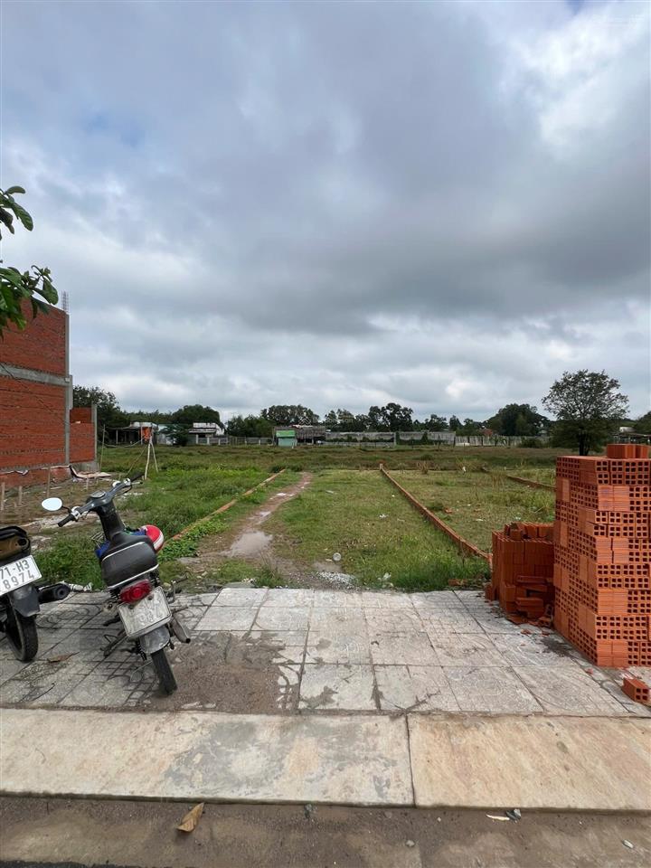 Em còn vài lô đất nền đường 89 củ chi 80m2 giá 2 tỷ có thương lượng