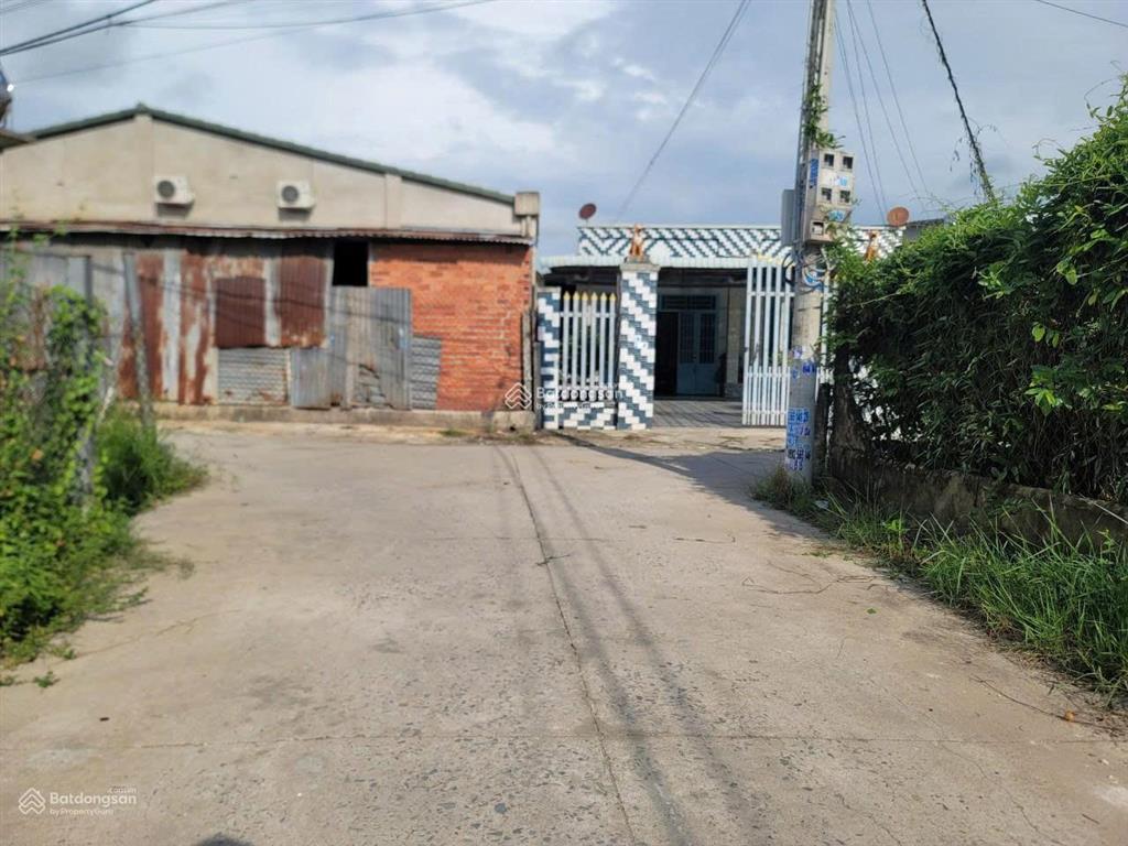 Chủ cần tiền bán gấp lô đất sẵn dãy trọ 10 phòng tại phước thạnh gò dầu tây ninh 300m2 giá 1 tỷ1