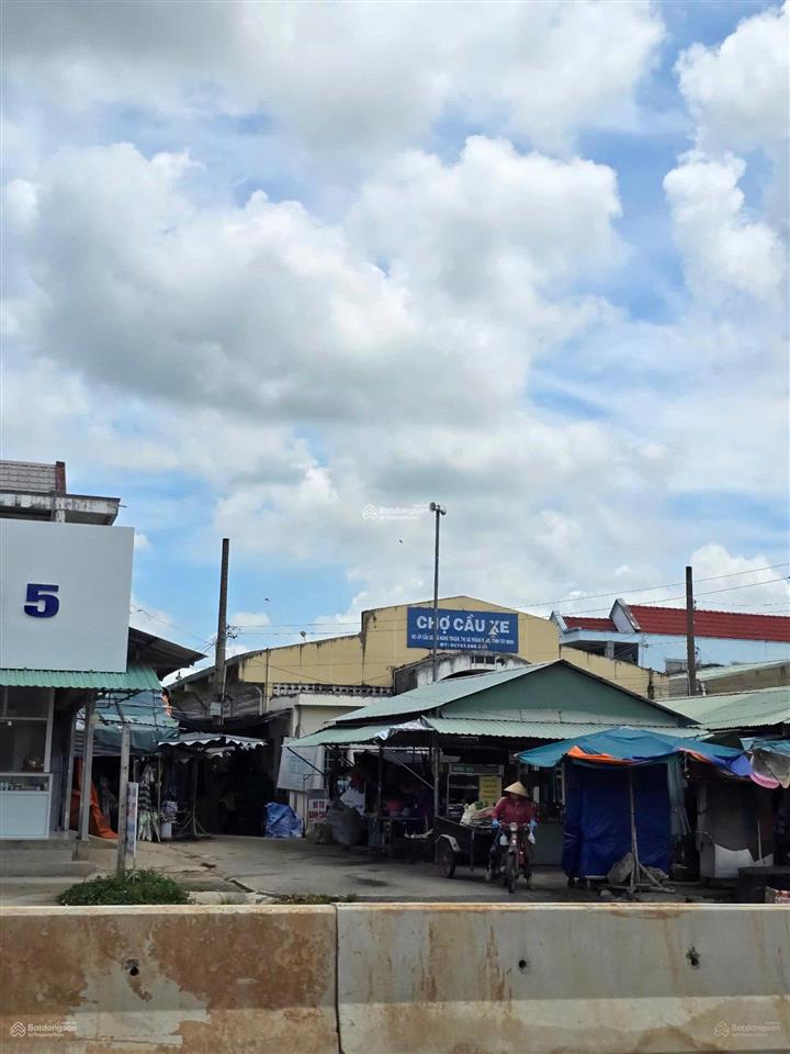 Cần bán lô đất nằm ở xã hưng thuận, trảng bàng, tây ninh 200m2 giá 700 triệu. nằm ngay chợ cầu xe