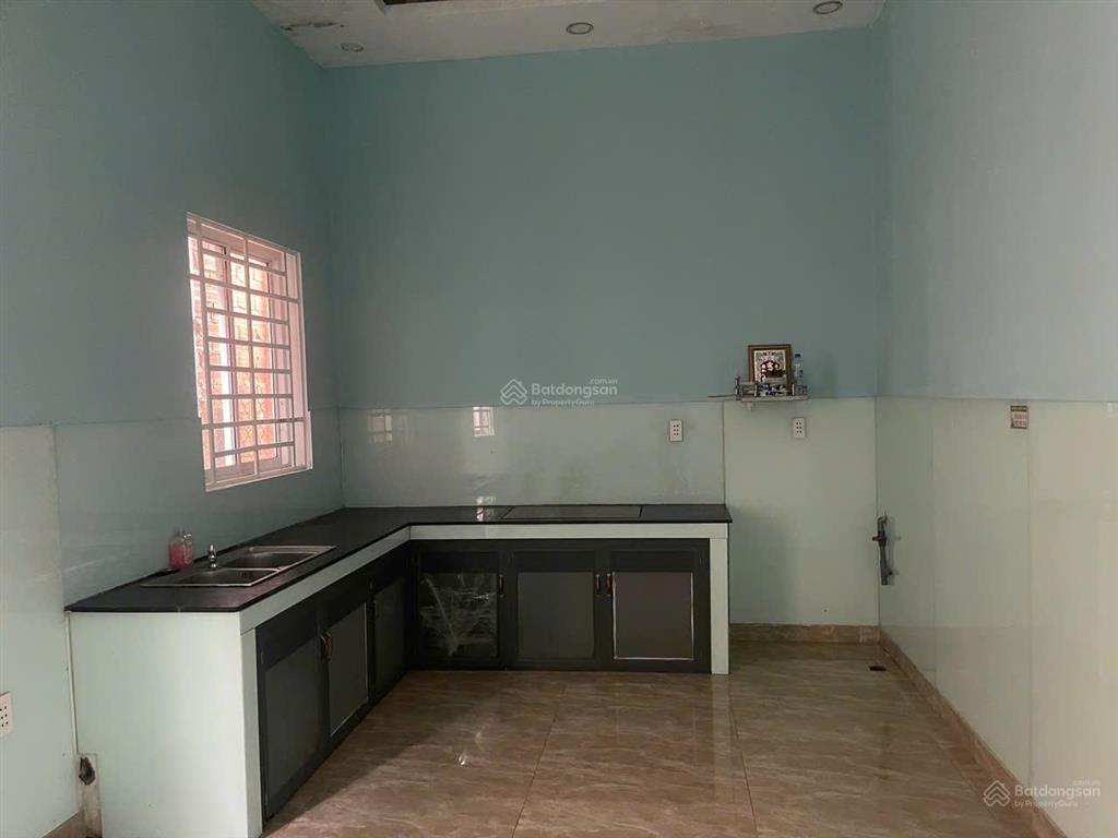 Chủ kẹt tiền bán gấp căn nhà ngay kp lộc du, trảng bàng, tây ninh. diện tích 104m2 giá 1 tỷ. shr.