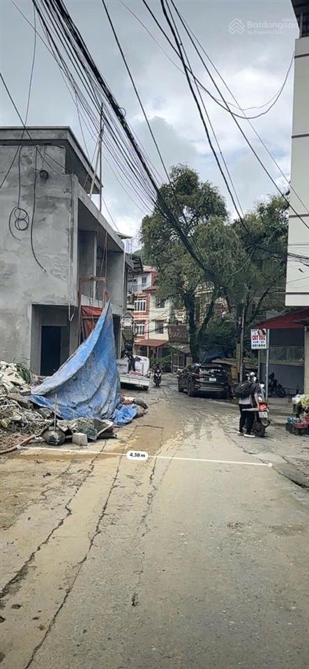Đất đường hùng hồ  sapa em cón bán mảnh đất " xây dựng khách sạn " đẹp lung linh luôn