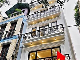 Hot cầu giấy ! cho thuê nhà mặt phố hoàng quốc việt  dt 70m2 x 6t  thang máy , 2 lối đi
