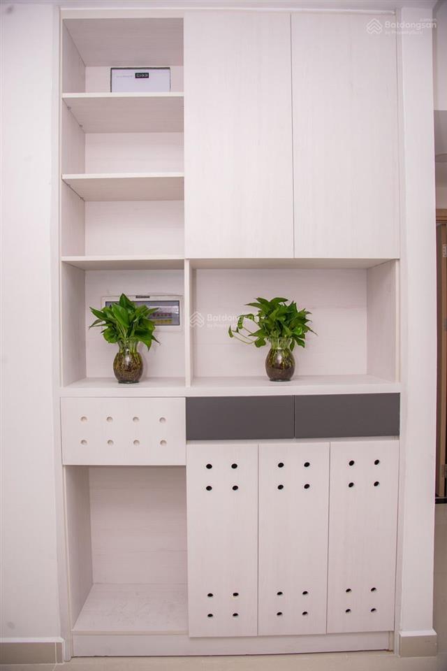 Chính chủ bán căn góc cc central plaza q.tb. dt 55m2 2p . giá bán 3,8 tỷ.  0762 018 ***