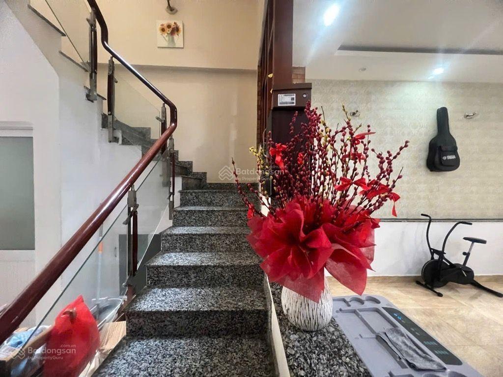 Hot ! nhà 3 tầng, đường 9 linh tây,hxh, ngay sát phạm văn đồng 64.3m giá 6,3 tỷ