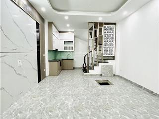 Chính chủ bấn gấp nhà dt30m2 giá hơn 2 tỷ ô tô ngủ trong nhà vị trí đẹp mua ở kinh doanh cho thuê