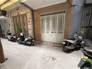 Cực hiếm 4,95tỷ với 5t3n trung tâm đống đa