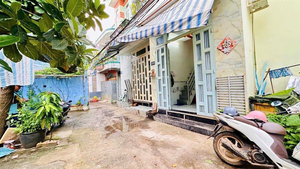 Bán nhà mễ cốc p15 q8 giá 1tỷ 730tr bớt lộc dt 3m2 x4m5 nở hậu 6m. hẻm xe hơi sổ hồng riêng