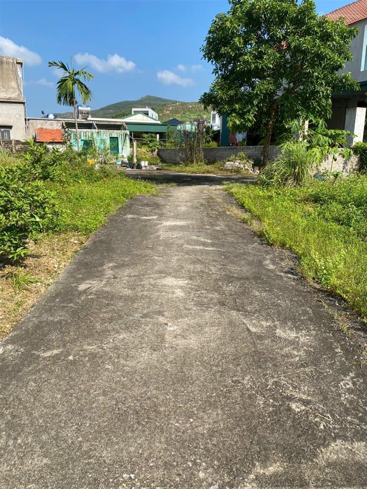 Bán lô đất 2 mặt tiền vị trí đẹp trung tâm đại yên gần bệnh viện sản nhi lão khoa,công viên rừng