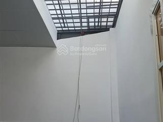 Nhà mới hiện đại, 5*23m  2 pn  1 wc  hẻm xe hơi ngủ sân