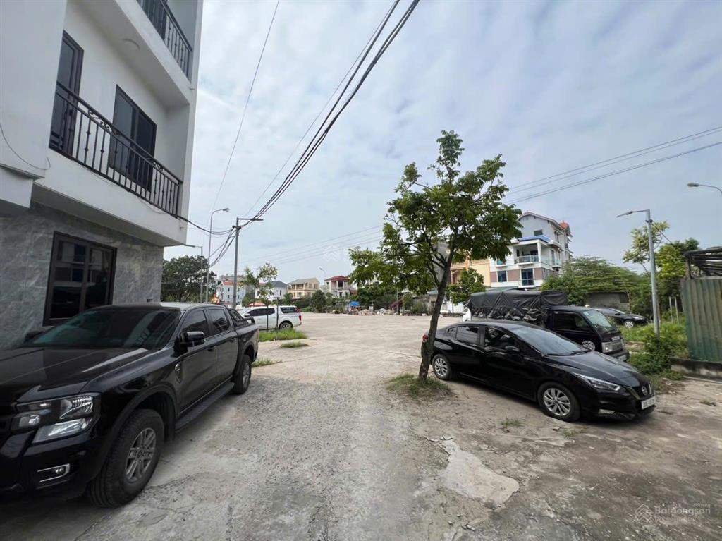 Liên mạc, bắc từ liêm  33m²  5 tầng  giá 4.8 tỷ  ô tô đỗ cổng