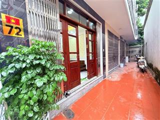 Bán nhà tây tựu ngõ cực nông  vài bước ra phố, full nội thất gỗ cao cấp