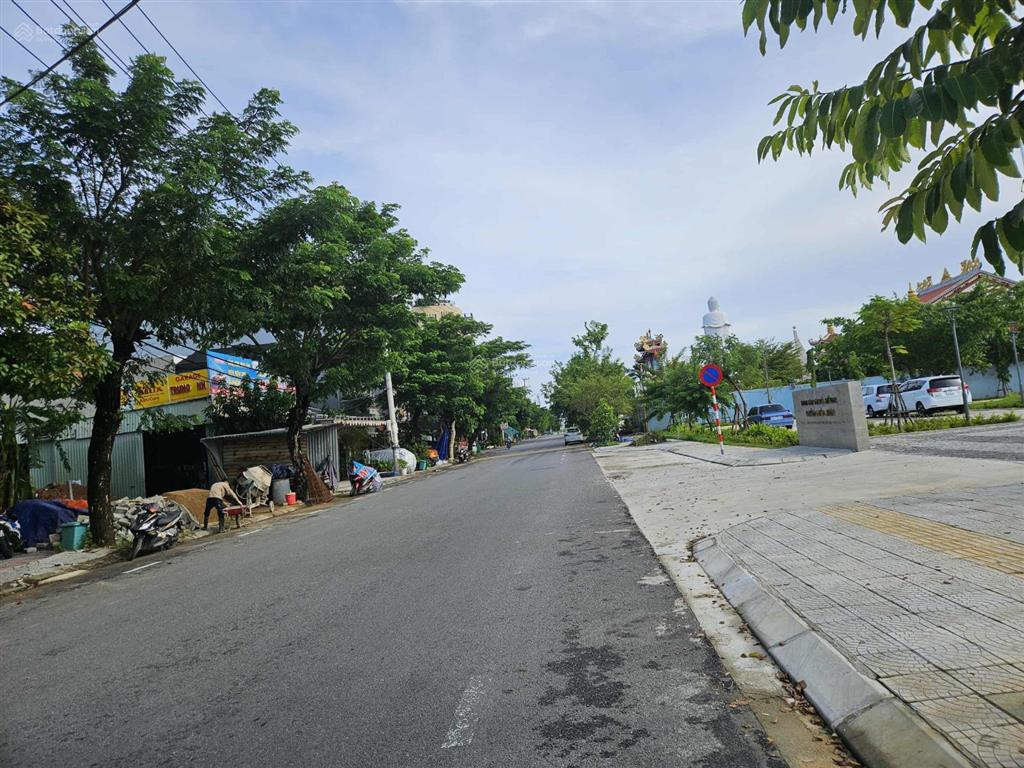 Cần bán đất đường 10m5 võ an ninh  kẹp cống  gần 29/3