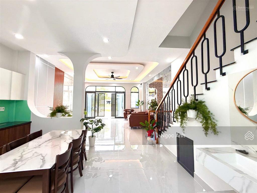 Nhà mới xây, 3pn diện tích 260m2 tại x. tân phú trung, củ chi. shr, dân cư đông đúc, giá 3 tỷ 2x