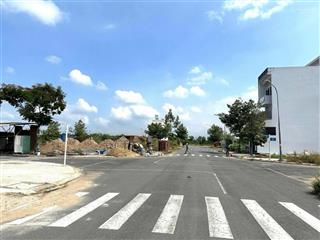 Trả nợ cho con bán gấp lô 95m2 giá 2tỷ5, sổ sẵn, dân cư đông đúc.