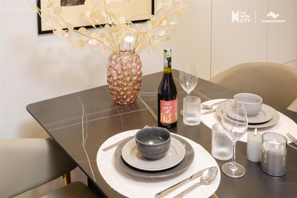 Em còn duy nhất căn góc tầng 14 view hồ bơi, full chính sách, full nội thất, 2pn2wc, dt 67m2