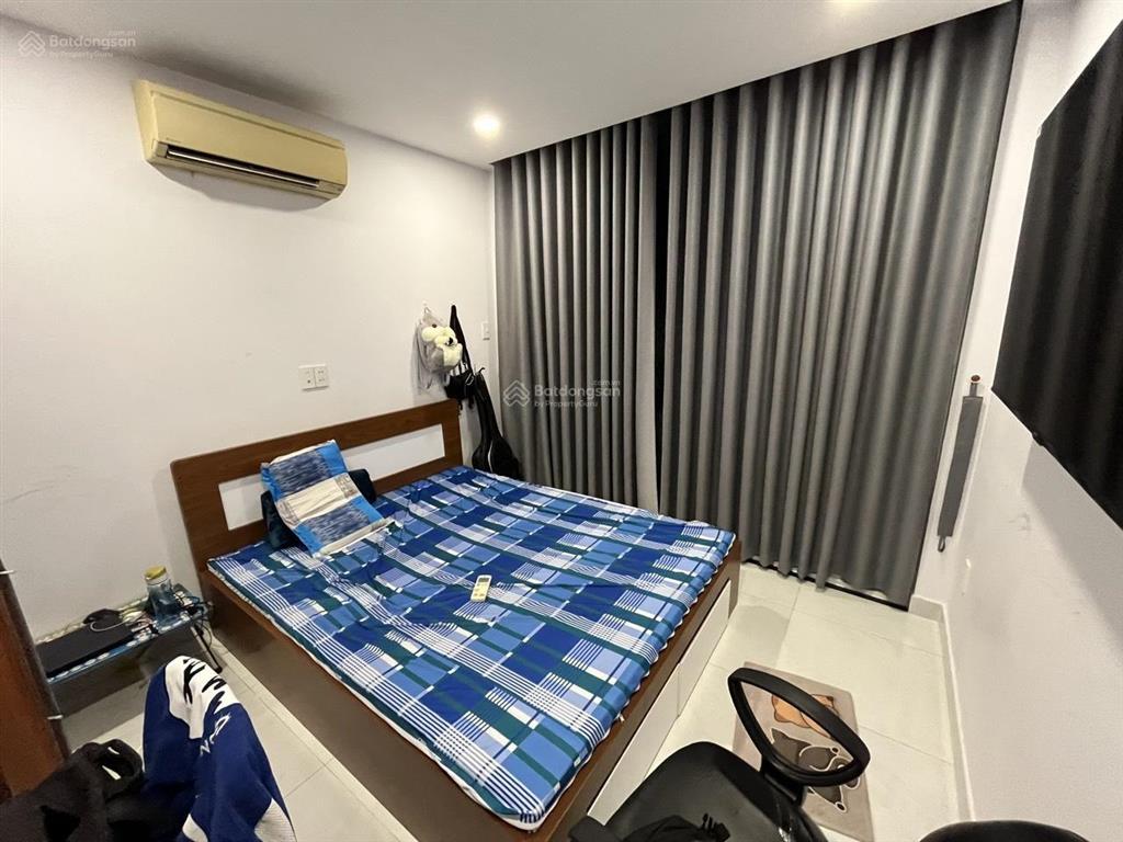 Hẻm xe hơi thông cách mặt tiền đường chu văn an 60m.