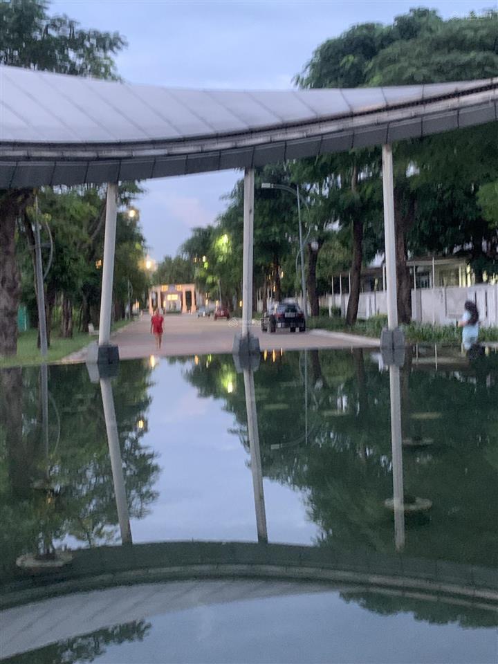 Cần bán biệt thự chia tài sản trước hôn nhân dt 100m2 ngang 5m 4 tầng 6pn6wc giá 12,8tỷ