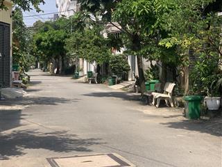 Bán đất tặng nhà 3 tầng toạ lạc q2, dt 80m2 đường 7m