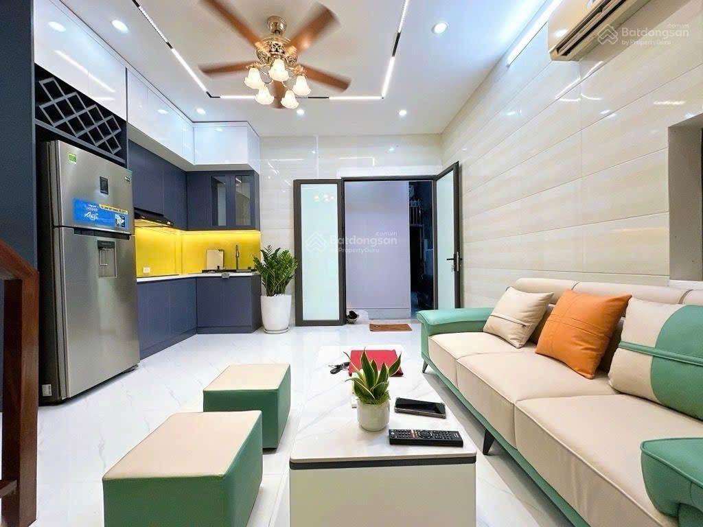 Mình cần bán gấp nhà bạch mai. 26/30m2, 4 tầng, giá 4.5 tỷ kcbt chắc chắn, sát phố, sổ đỏ chính chủ