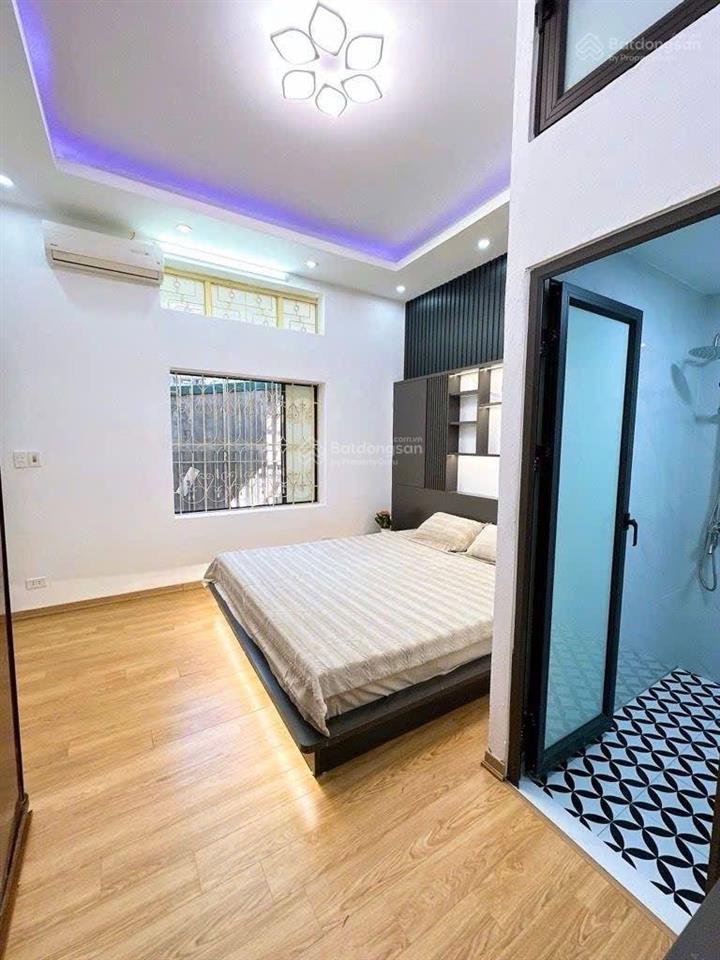 Mình cần bán gấp nhà bạch mai. 26/30m2, 4 tầng, giá 4.5 tỷ kcbt chắc chắn, sát phố, sổ đỏ chính chủ