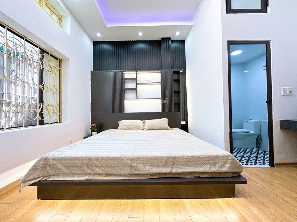 Mình cần bán gấp nhà bạch mai. 26/30m2, 4 tầng, giá 4.5 tỷ kcbt chắc chắn, sát phố, sổ đỏ chính chủ