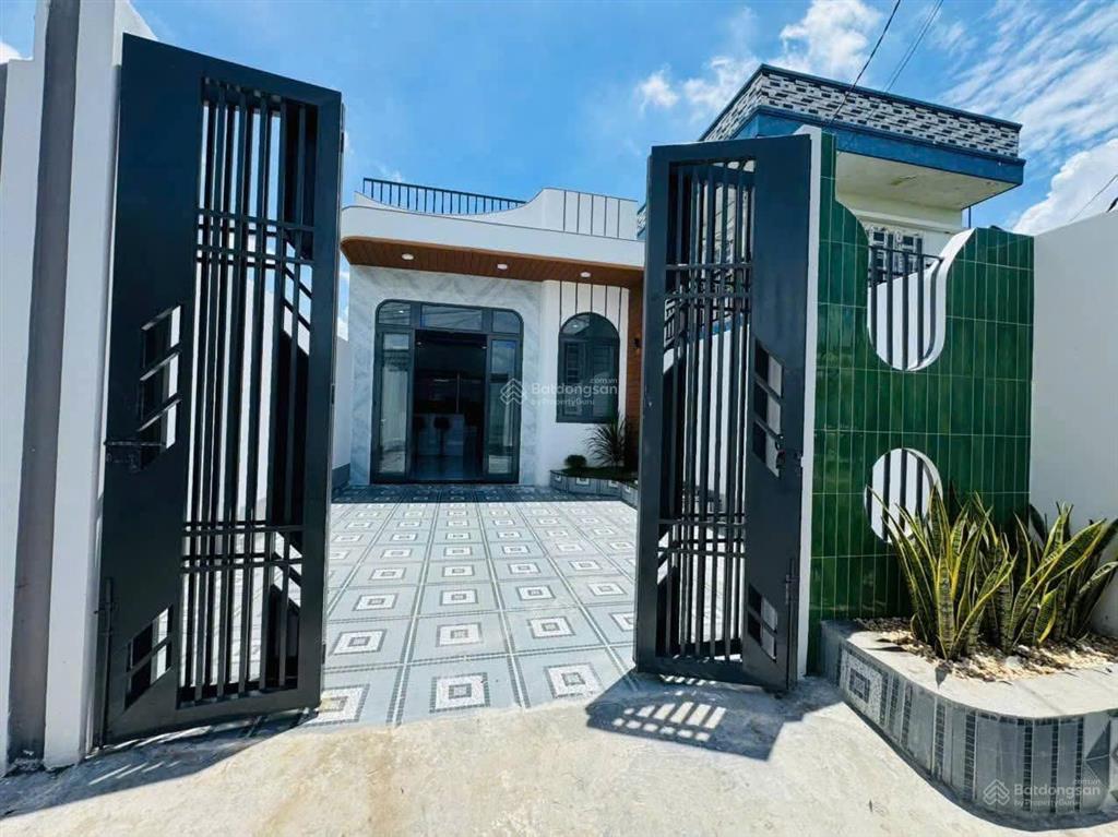 Villa vườn mỹ hạnh, long an, 160m2, đầy đủ tiện nghi, hướng đông, đường 4m. shr. 2,3tỷ, 0903 012 ***