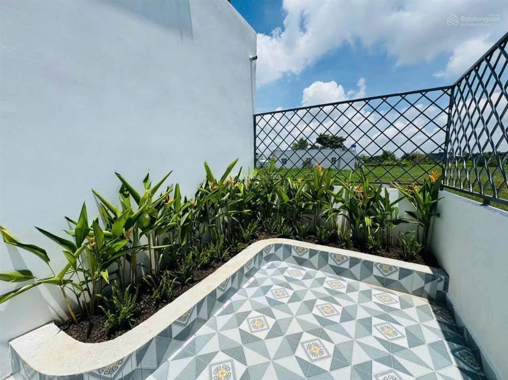 Villa vườn mỹ hạnh, long an, 160m2, đầy đủ tiện nghi, hướng đông, đường 4m. shr. 2,3tỷ, 0903 012 ***