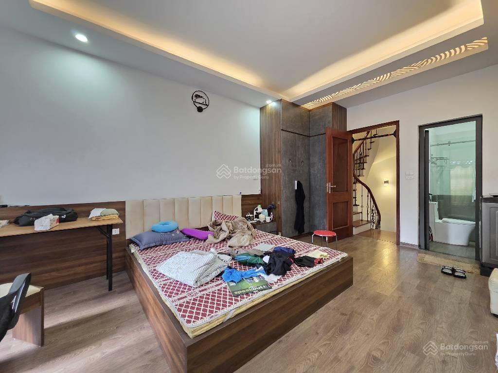 Bán nhà mậu lương 37m 5 tầng mt4.7m oto đỗ cửa