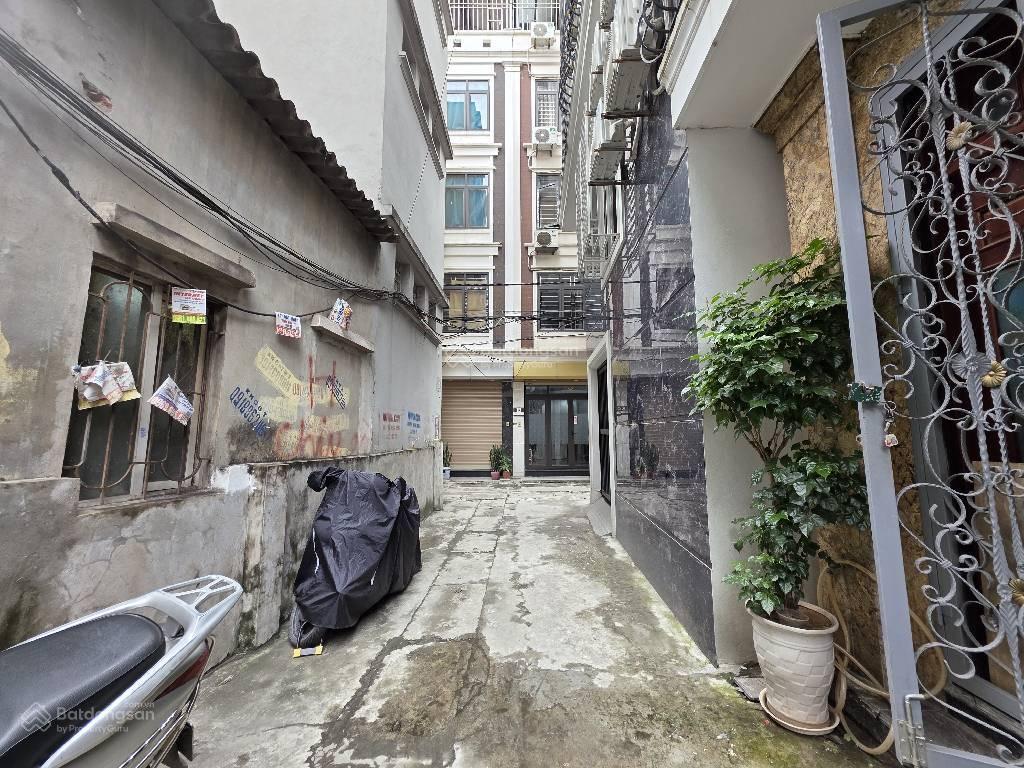 Bán nhà mậu lương 37m 5 tầng mt4.7m oto đỗ cửa