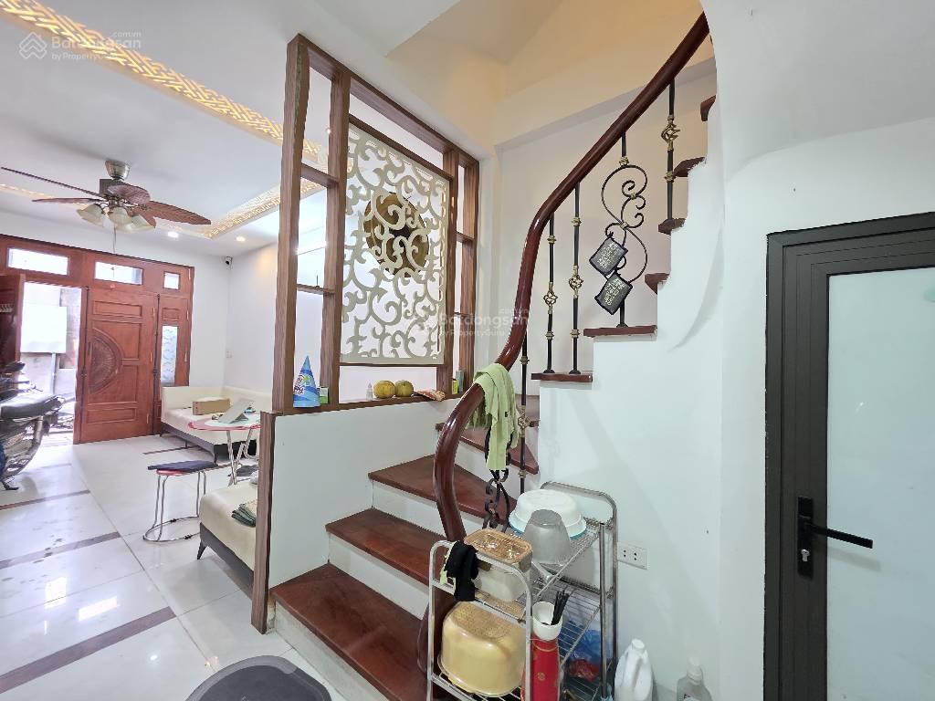 Bán nhà mậu lương 37m 5 tầng mt4.7m oto đỗ cửa