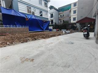 Đất 55m2  mặt tiền 5.5m, ngõ ô tô 7 chỗ phố trạm long biên