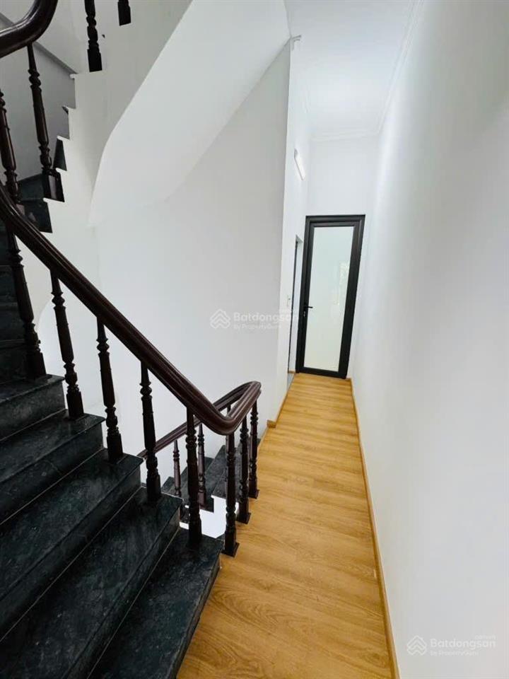 Bán nhà riêng tại lĩnh nam, 10,6 tỷ, 50m2, 6pn, 4wc, 4 tầng