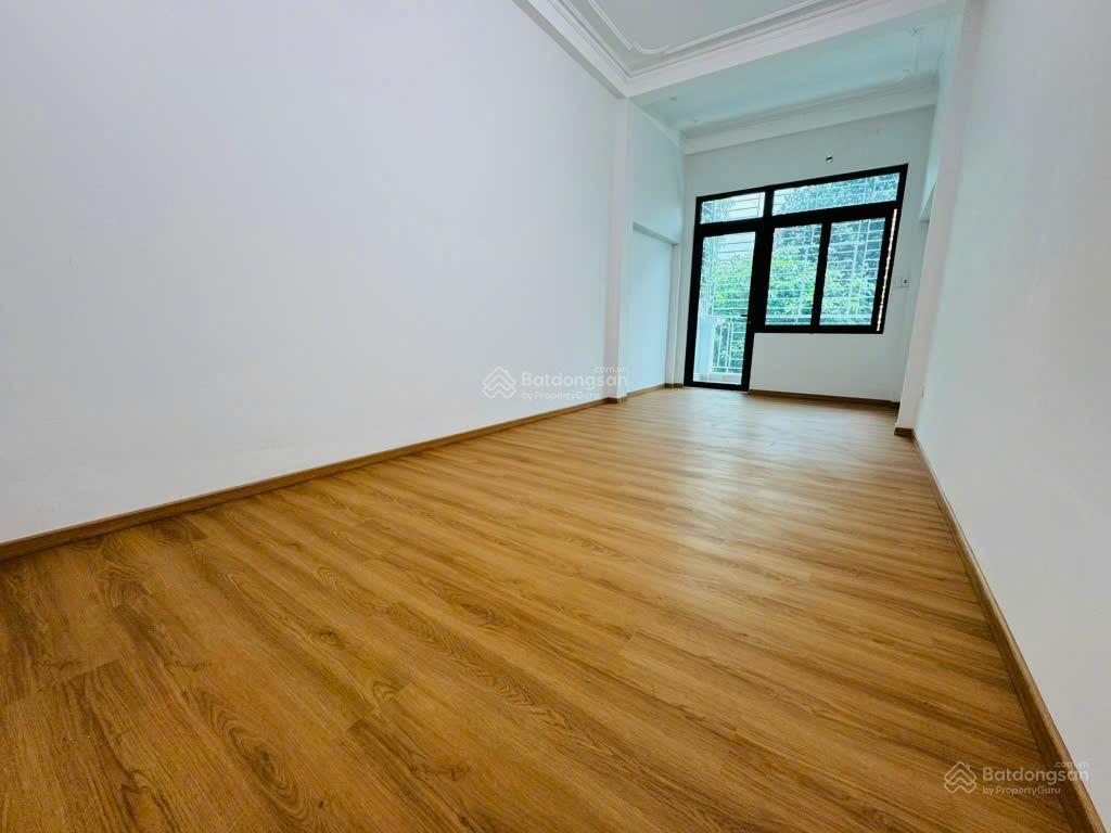 Bán nhà riêng tại lĩnh nam, 10,6 tỷ, 50m2, 6pn, 4wc, 4 tầng