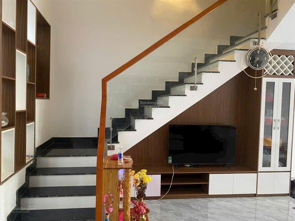 Nhà 2 lầu, mặt tiền công viên 6x14m, 9 tỷ kdc đào sư tích residence