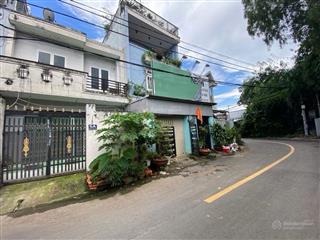 Gấp bán mt kd  chỉ 3.9 tỷ tl  đường 970 phú hữu  dt 50/75  2tầng  2pn  đường 10m có vỉa hè