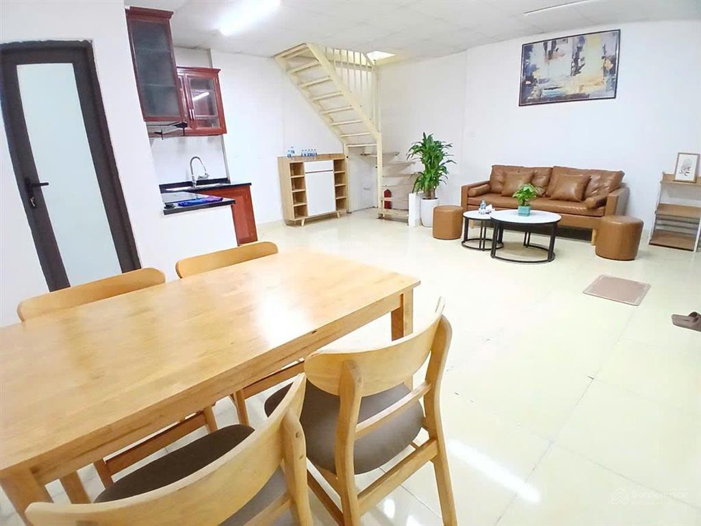 Còn xót lại đúng 1 căn  cả khu nhà nào cũng có sổ  10m ra hồ định công  ô tô đỗ cửa