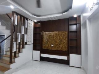 Phố lĩnh nam hoàng mai. dt 31m2. dân xây 4 tầng chắc chắn. mt 5m chỉ với nhỉnh 6 tỷ